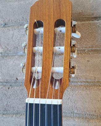 Chitarra classica nuova con custodia