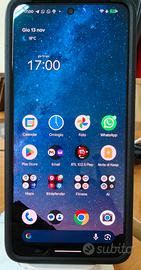 Google Pixel 8 Pro e auricolari