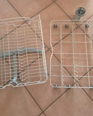 Due cestelli lavastoviglie con filtro