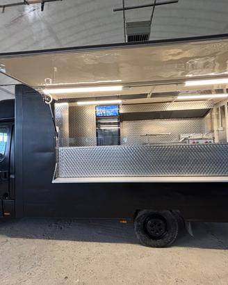 AUTONEGOZIO paninoteca ambulante food truck