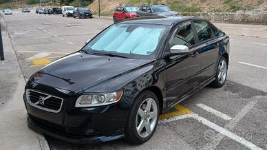 Volvo S40 2.0 D R-Design – Diesel 136CV