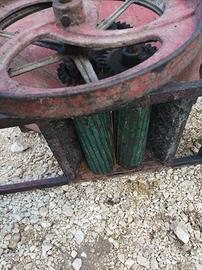 pigiatrice uva d'epoca 