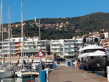 MARINA di VARAZZE - Aprile - ESTATE -