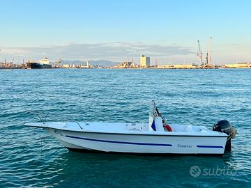 Tonnetto Laver con motore e posto barca