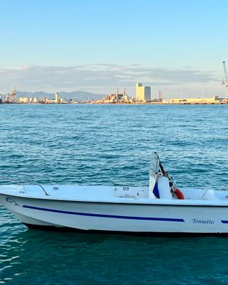 Tonnetto Laver con motore e posto barca