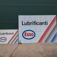 coppia insegna esso 