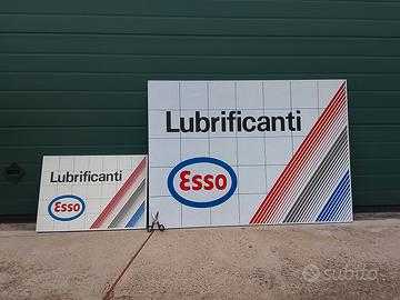 coppia insegna esso 