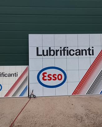 coppia insegna esso 