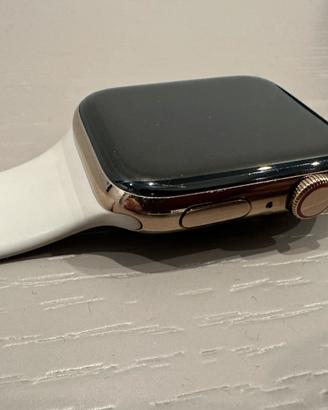 Apple watch serie 4 acciaio oro