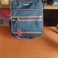 Borsa uomo a tracolla.