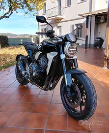 Honda cb1000r