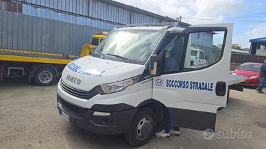 Carroattrezzi Iveco Daily 2019
