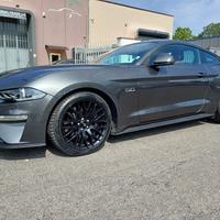 FORD Mustang Fastback 5.0 V8 aut. GT Unico Pro C