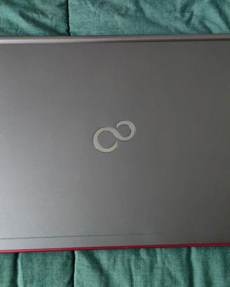 Computer portatile Fujitsu E756 senza batteria