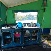 Credenza/mobile pieghevole + corredo da cucina