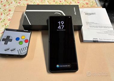 Samsung Z Flip 7  - 256gb + 12 Ram
