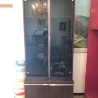 Armadio credenza con ante e vetri
