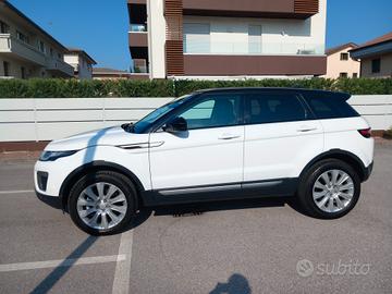 Land Rover Evoque 2.0 td4 Pure automatica TUA a € 