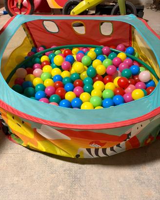 Piscina con palline