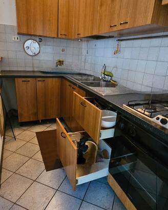 Cucina angolare in legno 3,5 x 1,5 mt completa di 