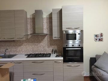 Cucina completa di elettrodomestici