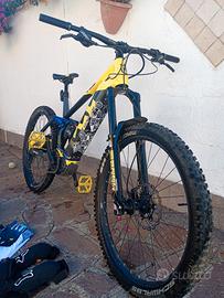 Husqvarna Hard Cross 6 con velocità sbloccata
