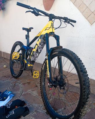 Husqvarna Hard Cross 6 con velocità sbloccata