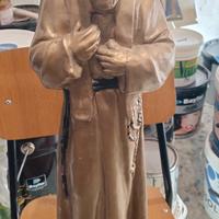 statua san padre pio