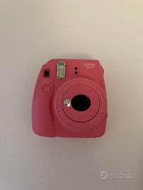Fujifilm Instax Mini 9 Rosa + Kit Accessori Comple