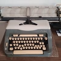 Macchina da scrivere Olivetti Everest