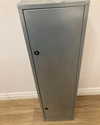 Armadietto metallico con serratura e chiave