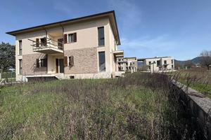 PORZIONE DI TRIFAMILIARE A GUBBIO