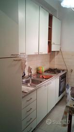 CUCINA COMPLETA DI FRIGO FORNELLI TAVOLO 4 SEDIE