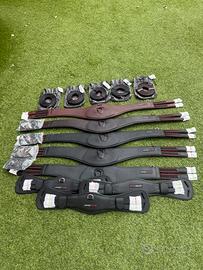 Sottopancia e staffili per cavalli