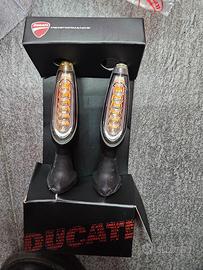 coppia di frecce dinamiche ducati performance