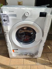 Indesit 7kg Slim 43 cm Vapore 