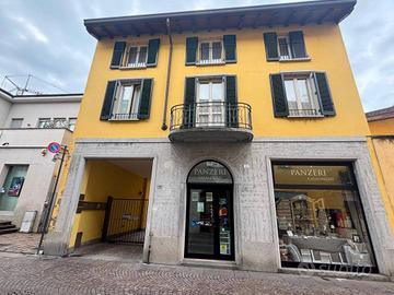 Immobile di 108 m² con 4 locali a Oggiono