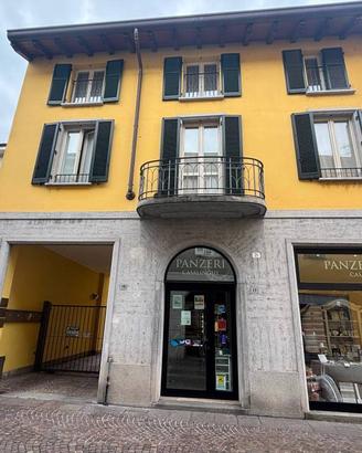 Immobile di 108 m² con 4 locali a Oggiono