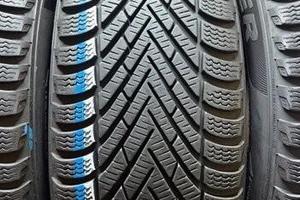 2 gomme 205 55 17 pirelli inv a3594