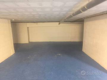Box / Garage di 29 m² a Rimini