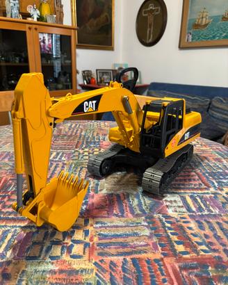 esacavatore cat cingolato