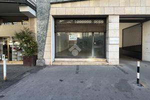 NEGOZIO A BRESCIA