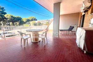 Trilocale con terrazza vista mare e garage