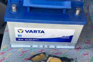 Batteria 74 ah per auto/furgone