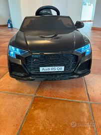Macchina Audi RSQ8 elettrica