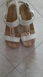 sandalo in pelle con zeppa