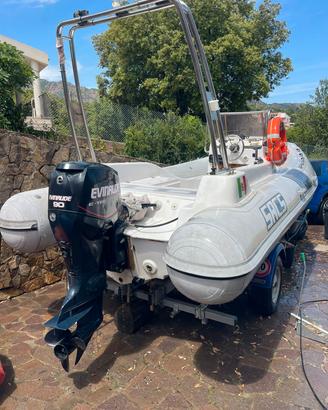 Gommone Sacs 530,Carrello e Motore Evinrude 90 
