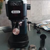 Macchina da caffè espresso per cialde e caffè solu
