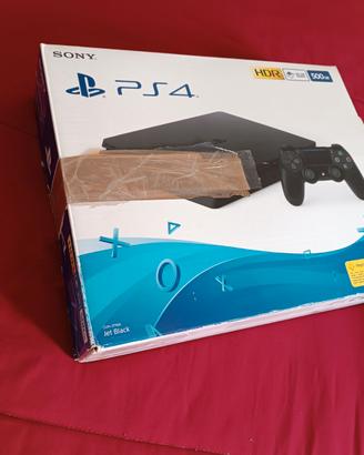 PlayStation 4 Slim + Gioco: Batman Arkham Knight