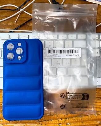 22 cover per iPhone 13 Pro in blocco